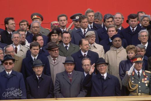 East-Berlin, 7 October 1989. Gorbachev has recalled: “I was struck by the enthusiasm and the expressions of solidarity showed towards perestroika and the obvious disdain towards Honecker, who was standing beside me. The Polish prime minister [Mieczysław] Rakowski /.../ came to me and said: “Do you understand what is happening? This is the end, Mikhail Sergeyevitsh!”“ (Photo: Corbis/Scanpix)