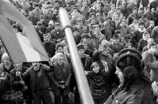 Rumeenia revolutsiooni tõi pöörde armee otsus lõpetada rahva tapmine ning pöörata relvad hoopis Ceauşescude vastu. (Foto: Ernő Horváth)