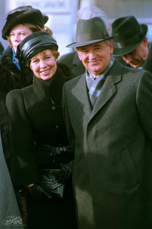 Reykjavik, 1986. Gorbachev was the first Soviet leader to travel with his wife. The attractive Raissa helped improve Moscow's image abroad and to ease tensions in international affairs. (Photo: Corbis/Scanpix)