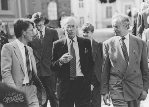 Rootsi välisminister Sten Andersson, Eesti välisminister Lennart Meri ja Rootsi suursaadik Lars Grundberg 1991. aasta augustis. (Foto: erakogu)