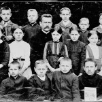 51716-r Andres Särev kooliõpilasena Üleval vasakul