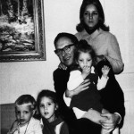 Ants Eskola koos tütre Tiina ja tema lastega.